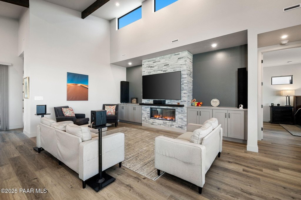 Prescott Valley, Arizona, 86314, United States, 2 Bedrooms Bedrooms, ,3 BathroomsBathrooms,Residential,Forsale,1929277