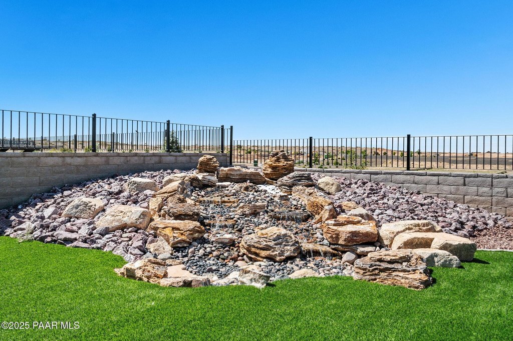 Prescott Valley, Arizona, 86314, United States, 2 Bedrooms Bedrooms, ,3 BathroomsBathrooms,Residential,Forsale,1929277