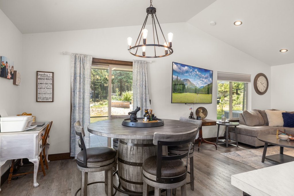 Lakeside, Montana, 59922, United States, 3 Bedrooms Bedrooms, ,2 BathroomsBathrooms,Residential,Forsale,1944295