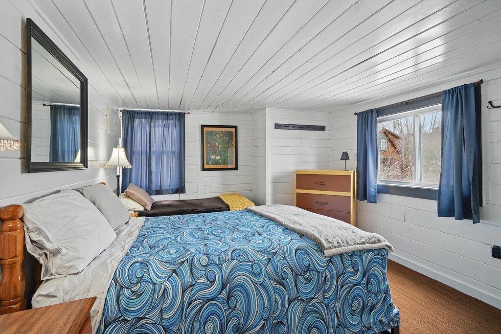 Roxbury, Maine, 04275, United States, 9 Bedrooms Bedrooms, ,5 BathroomsBathrooms,Residential,Forsale,1933988