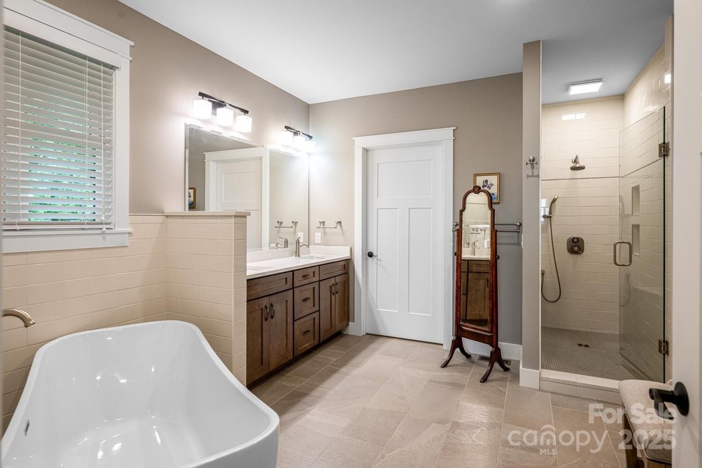 Flat Rock, North Carolina, 28731, United States, 4 Bedrooms Bedrooms, ,3.5 BathroomsBathrooms,Residential,Forsale,1886036