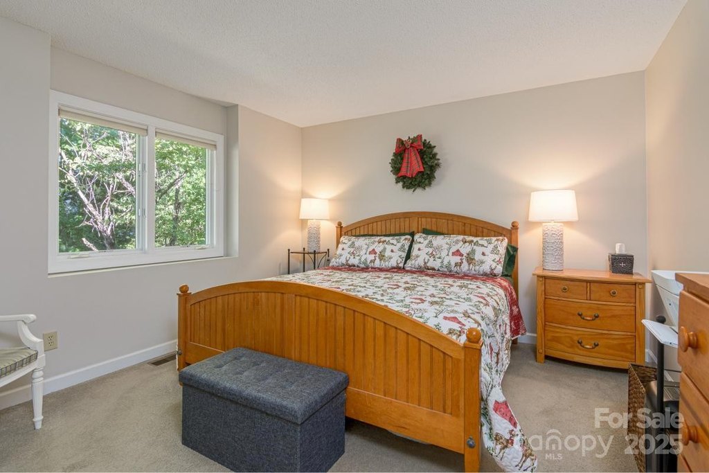 Hendersonville, North Carolina, 28739, United States, 3 Bedrooms Bedrooms, ,2 BathroomsBathrooms,Residential,Forsale,1960265