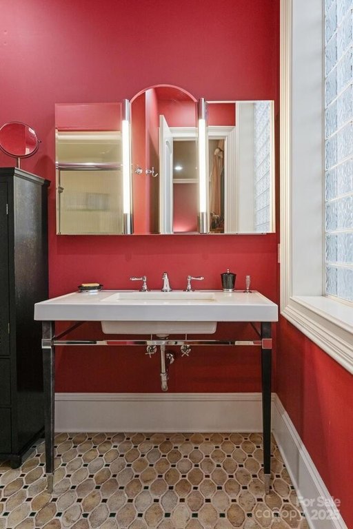Hendersonville, North Carolina, 28792, United States, 4 Bedrooms Bedrooms, ,4.5 BathroomsBathrooms,Residential,Forsale,1904903