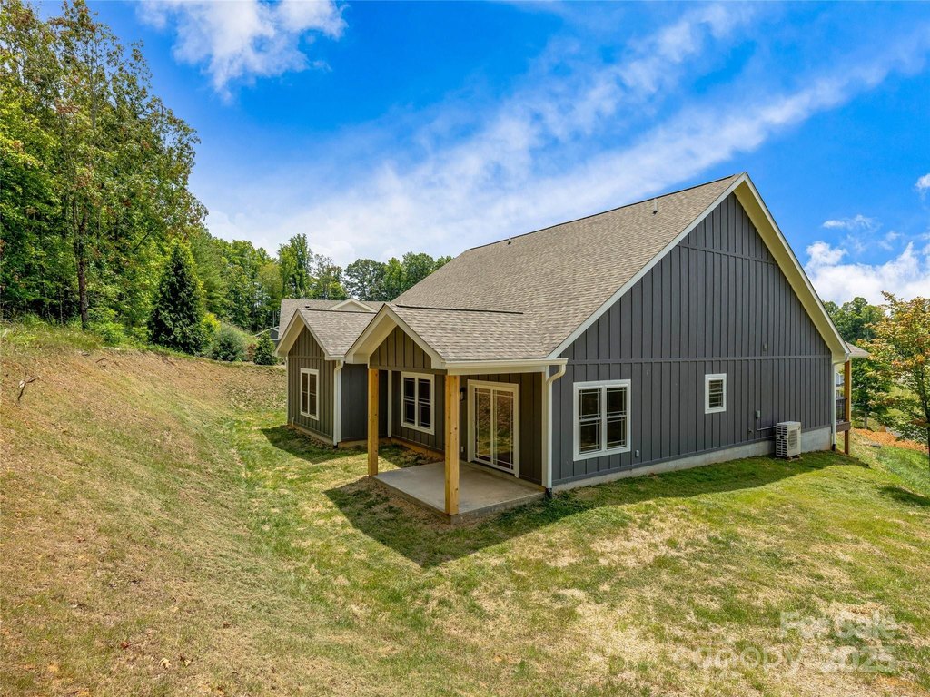 Mars Hill, North Carolina, 28754, United States, 3 Bedrooms Bedrooms, ,3 BathroomsBathrooms,Residential,Forsale,1907847
