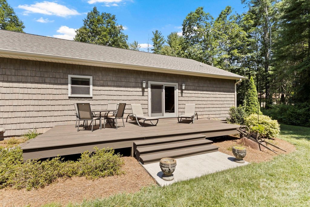 Flat Rock, North Carolina, 28731, United States, 3 Bedrooms Bedrooms, ,2 BathroomsBathrooms,Residential,Forsale,1904905