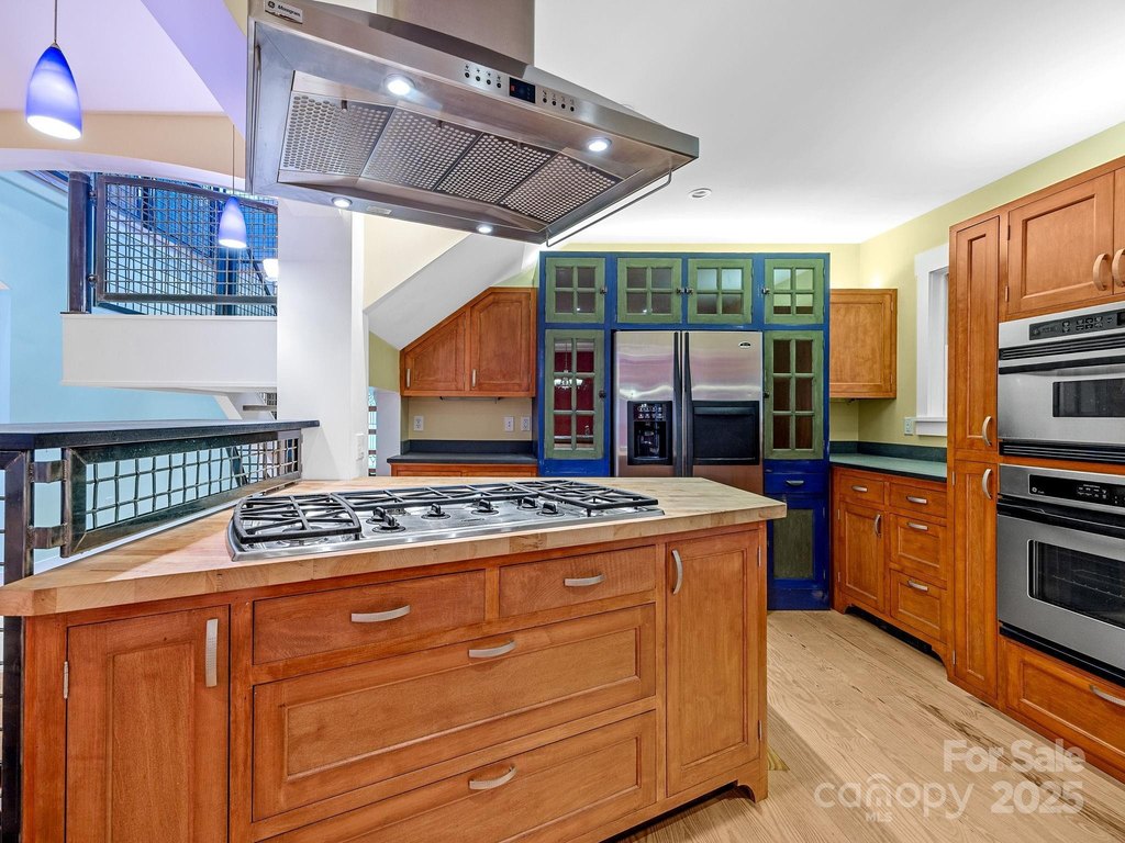 Tryon, North Carolina, 28782, United States, 3 Bedrooms Bedrooms, ,4 BathroomsBathrooms,Residential,Forsale,1904897