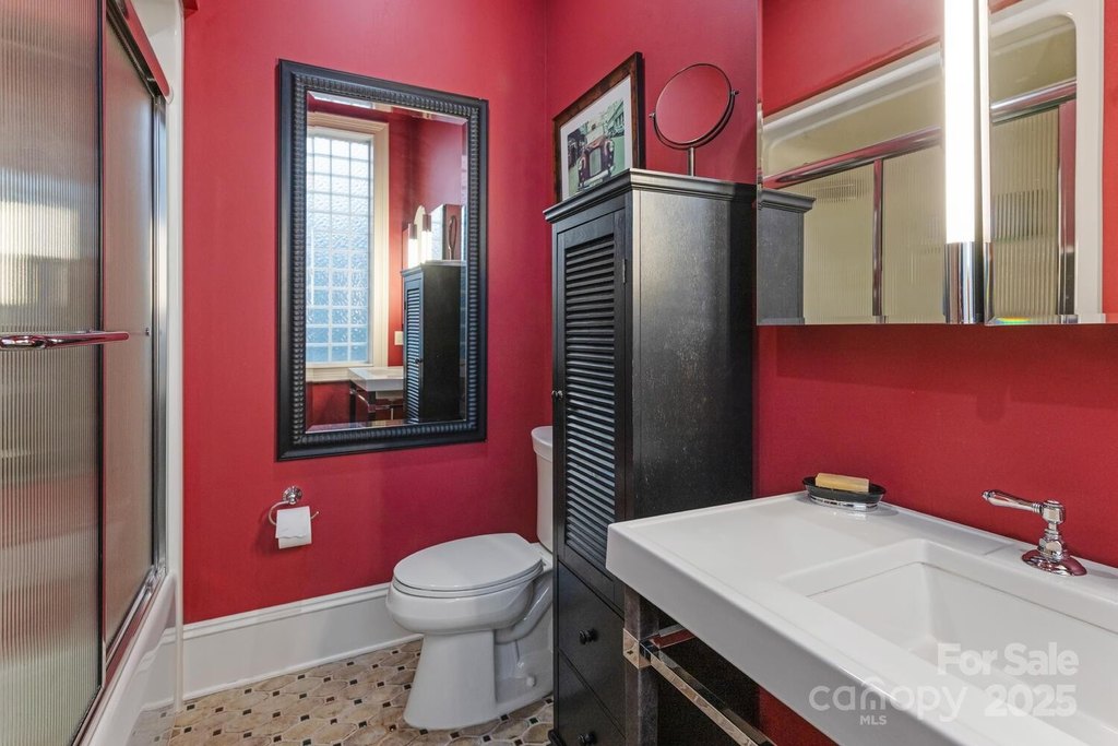 Hendersonville, North Carolina, 28792, United States, 4 Bedrooms Bedrooms, ,4.5 BathroomsBathrooms,Residential,Forsale,1904903