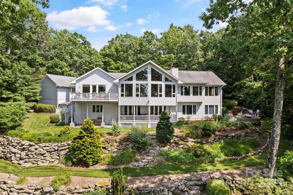 Flat Rock, North Carolina, 28731, United States, 3 Bedrooms Bedrooms, ,4.5 BathroomsBathrooms,Residential,Forsale,1904902