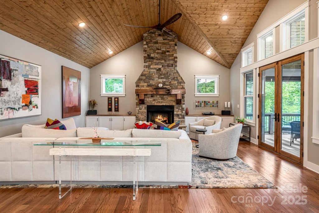 Flat Rock, North Carolina, 28731, United States, 4 Bedrooms Bedrooms, ,3.5 BathroomsBathrooms,Residential,Forsale,1886036