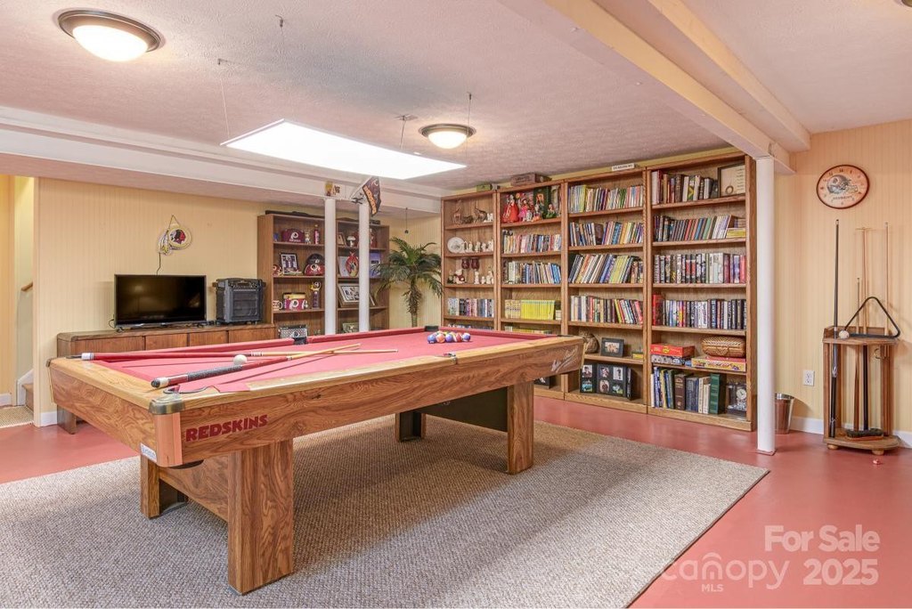 Hendersonville, North Carolina, 28739, United States, 3 Bedrooms Bedrooms, ,2 BathroomsBathrooms,Residential,Forsale,1960265