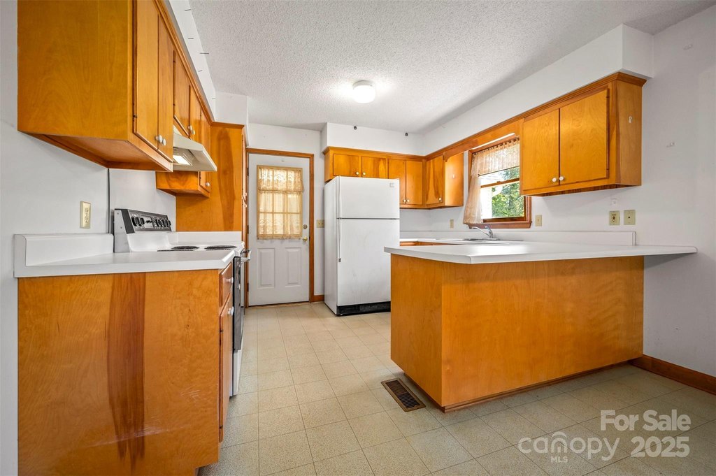 Rutherfordton, North Carolina, 28139, United States, 4 Bedrooms Bedrooms, ,2 BathroomsBathrooms,Residential,Forsale,1904900