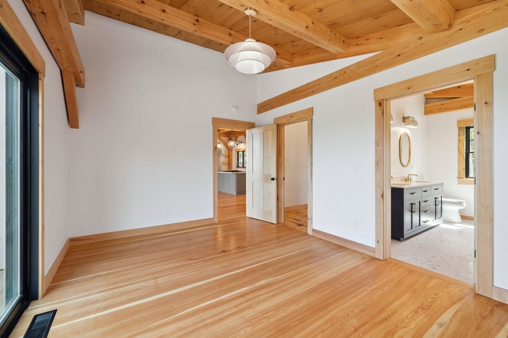 Ossipee, New Hampshire, 03814, United States, 4 Bedrooms Bedrooms, ,2.5 BathroomsBathrooms,Residential,Forsale,1952903