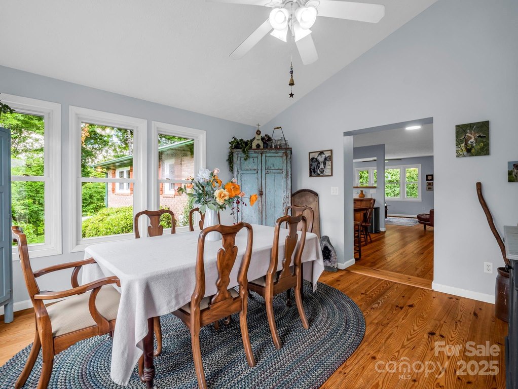 Saluda, North Carolina, 28773, United States, 4 Bedrooms Bedrooms, ,2 BathroomsBathrooms,Residential,Forsale,1960269