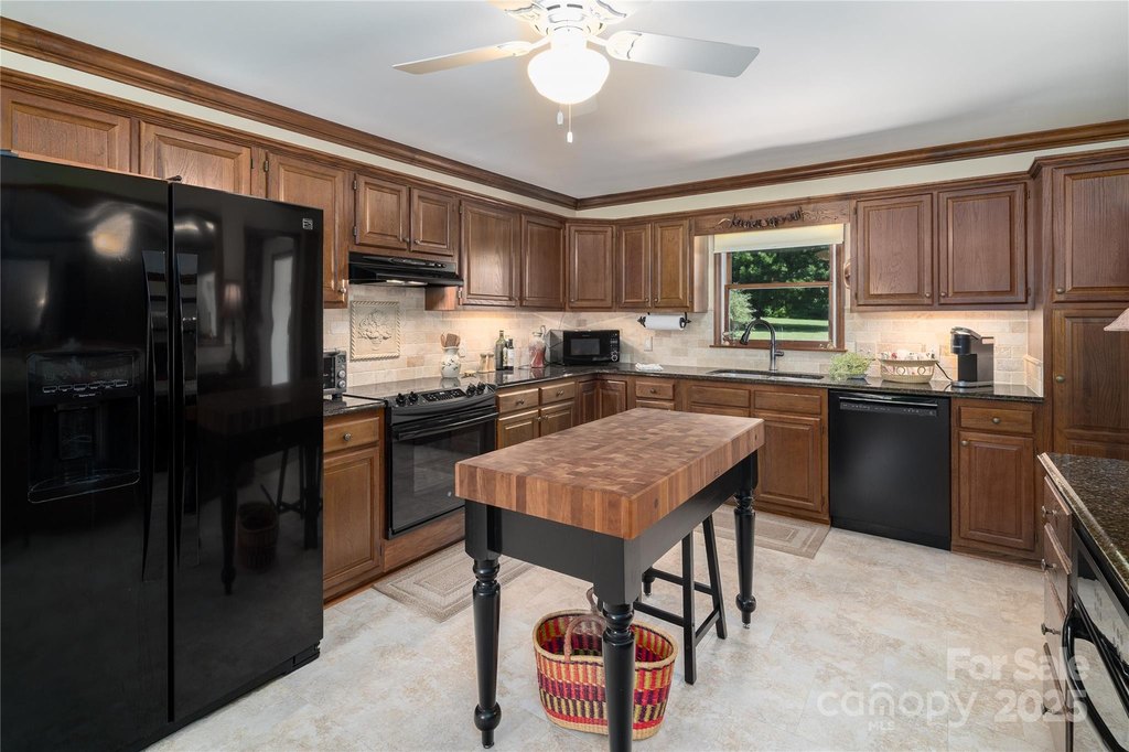 Mooresville, North Carolina, 28117, United States, 3 Bedrooms Bedrooms, ,4 BathroomsBathrooms,Residential,Forsale,1953169