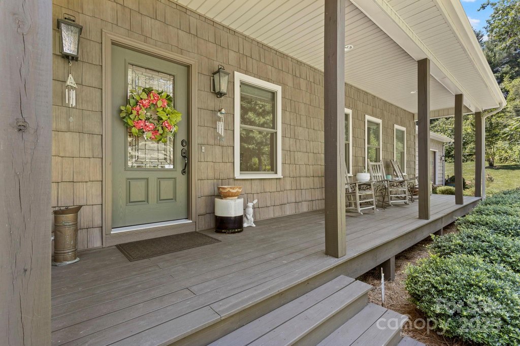 Flat Rock, North Carolina, 28731, United States, 3 Bedrooms Bedrooms, ,2 BathroomsBathrooms,Residential,Forsale,1904905