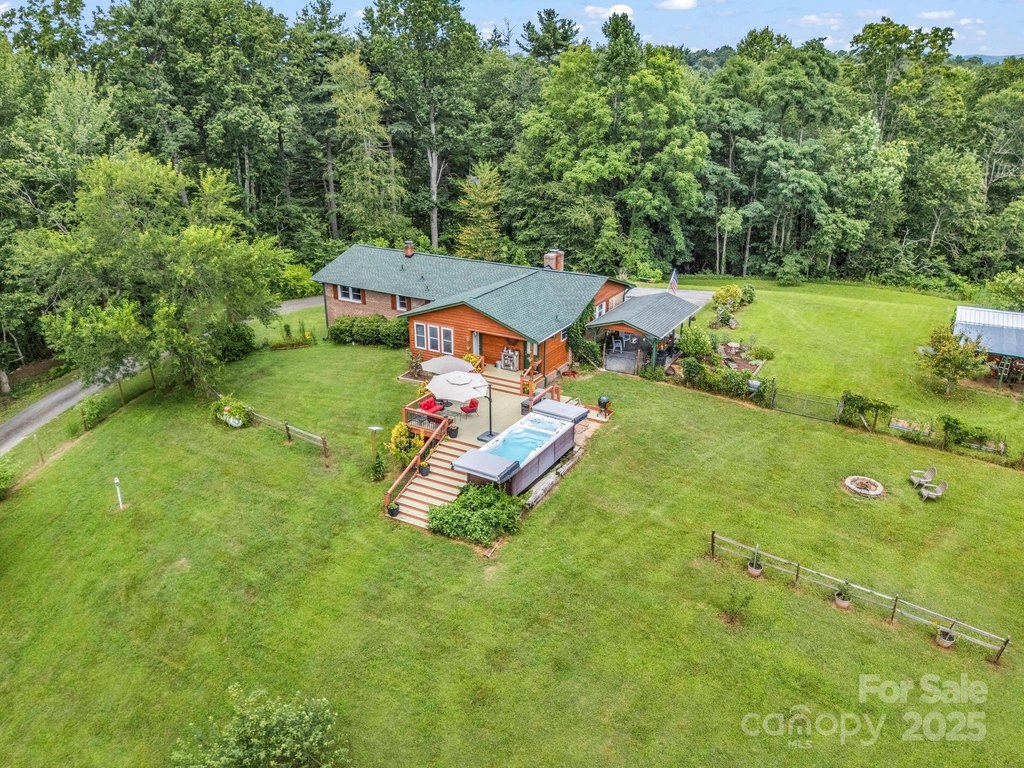 Saluda, North Carolina, 28773, United States, 4 Bedrooms Bedrooms, ,2 BathroomsBathrooms,Residential,Forsale,1960269