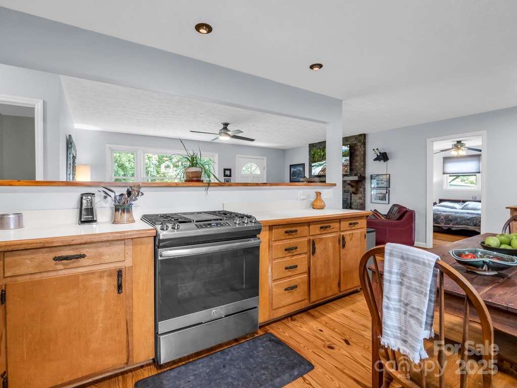 Saluda, North Carolina, 28773, United States, 4 Bedrooms Bedrooms, ,2 BathroomsBathrooms,Residential,Forsale,1960269