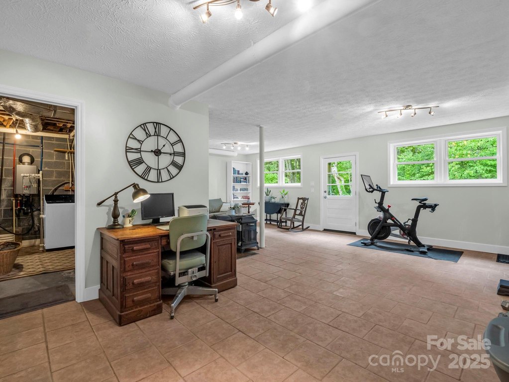 Saluda, North Carolina, 28773, United States, 4 Bedrooms Bedrooms, ,2 BathroomsBathrooms,Residential,Forsale,1960269