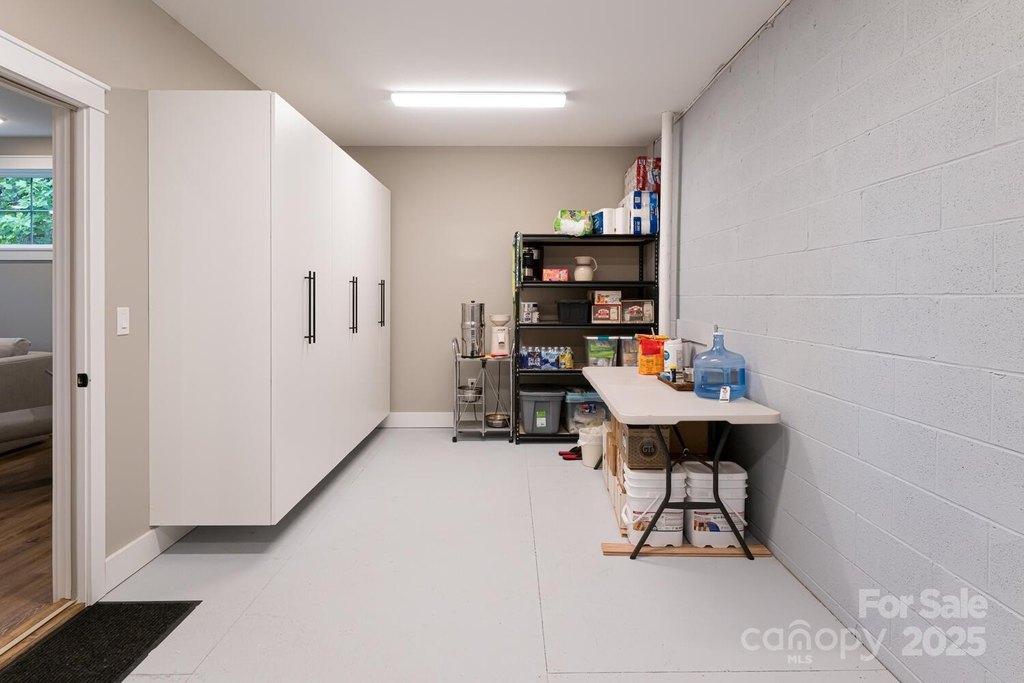 Flat Rock, North Carolina, 28731, United States, 4 Bedrooms Bedrooms, ,3.5 BathroomsBathrooms,Residential,Forsale,1886036