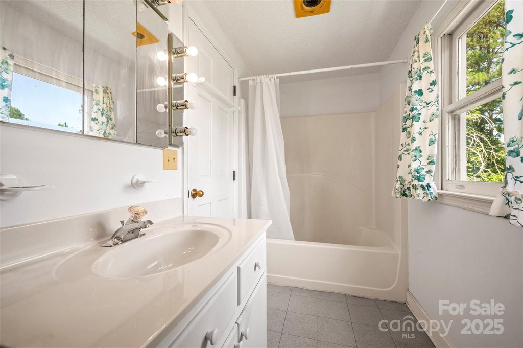 Rutherfordton, North Carolina, 28139, United States, 4 Bedrooms Bedrooms, ,2 BathroomsBathrooms,Residential,Forsale,1904900