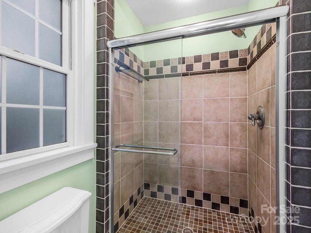 Tryon, North Carolina, 28782, United States, 3 Bedrooms Bedrooms, ,4 BathroomsBathrooms,Residential,Forsale,1904897