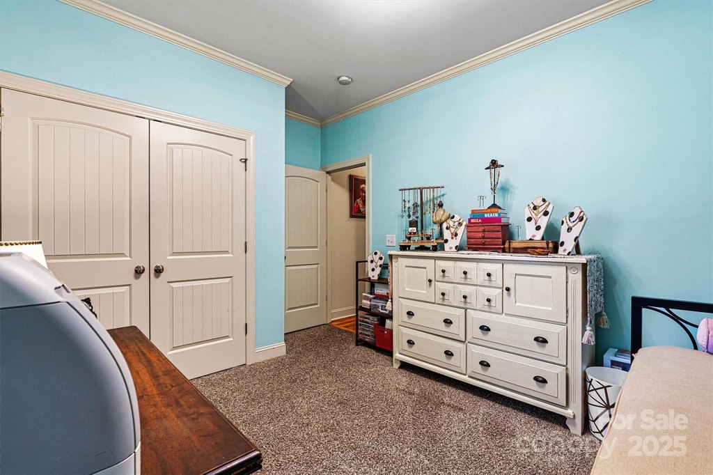 Hickory, North Carolina, 28601, United States, 4 Bedrooms Bedrooms, ,2.5 BathroomsBathrooms,Residential,Forsale,2007671