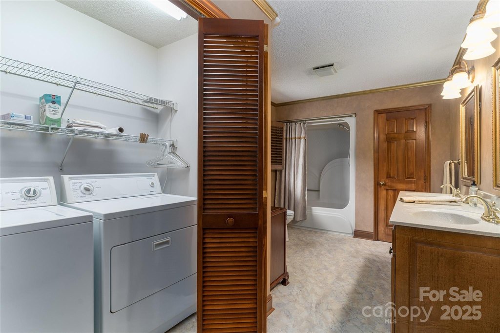Mooresville, North Carolina, 28117, United States, 3 Bedrooms Bedrooms, ,4 BathroomsBathrooms,Residential,Forsale,1953169