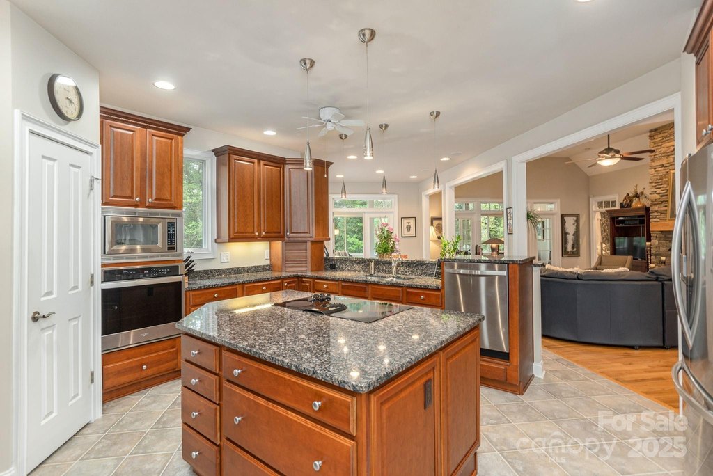 Hendersonville, North Carolina, 28739, United States, 3 Bedrooms Bedrooms, ,3.5 BathroomsBathrooms,Residential,Forsale,1985903