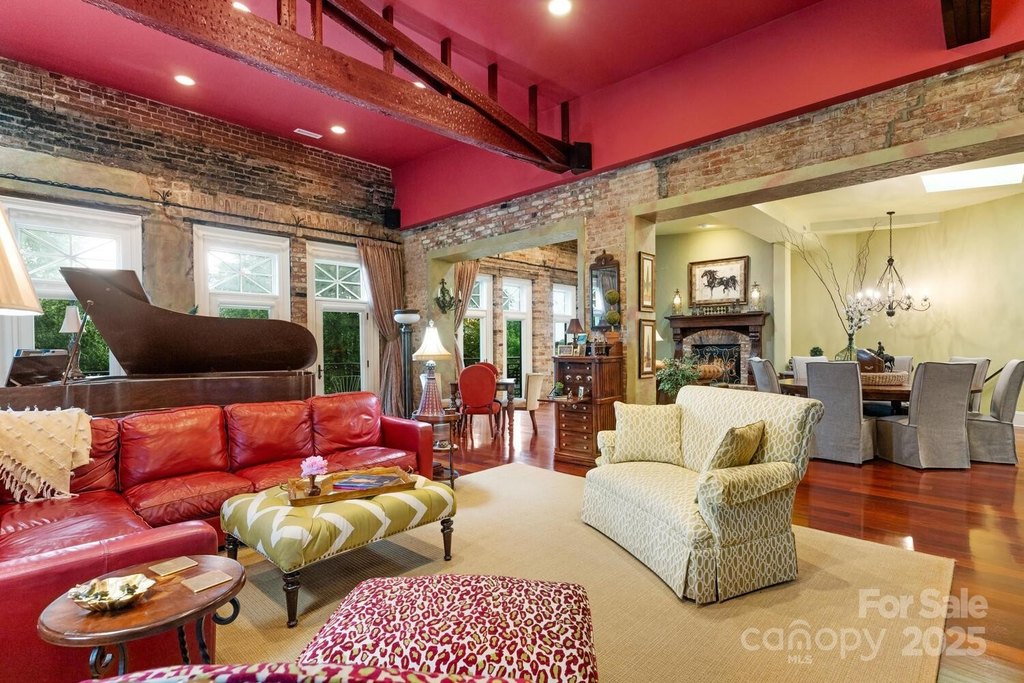 Hendersonville, North Carolina, 28792, United States, 4 Bedrooms Bedrooms, ,4.5 BathroomsBathrooms,Residential,Forsale,1904903