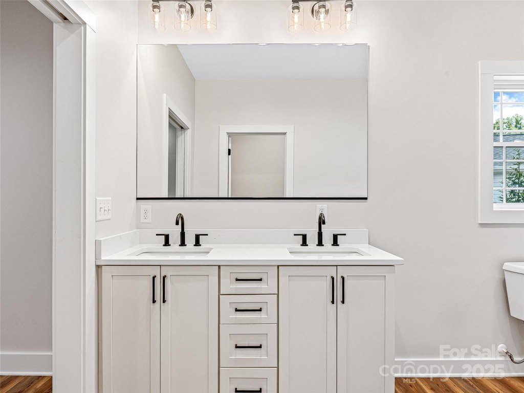 Mars Hill, North Carolina, 28754, United States, 3 Bedrooms Bedrooms, ,3 BathroomsBathrooms,Residential,Forsale,1907847
