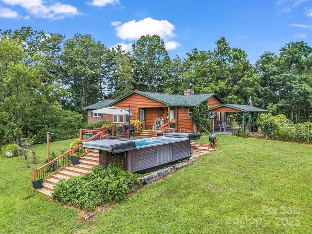 Saluda, North Carolina, 28773, United States, 4 Bedrooms Bedrooms, ,2 BathroomsBathrooms,Residential,Forsale,1960269