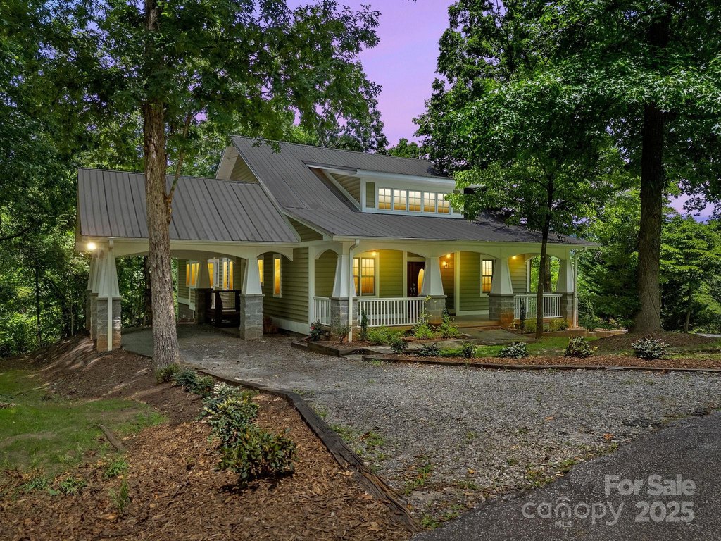 Tryon, North Carolina, 28782, United States, 3 Bedrooms Bedrooms, ,4 BathroomsBathrooms,Residential,Forsale,1904897