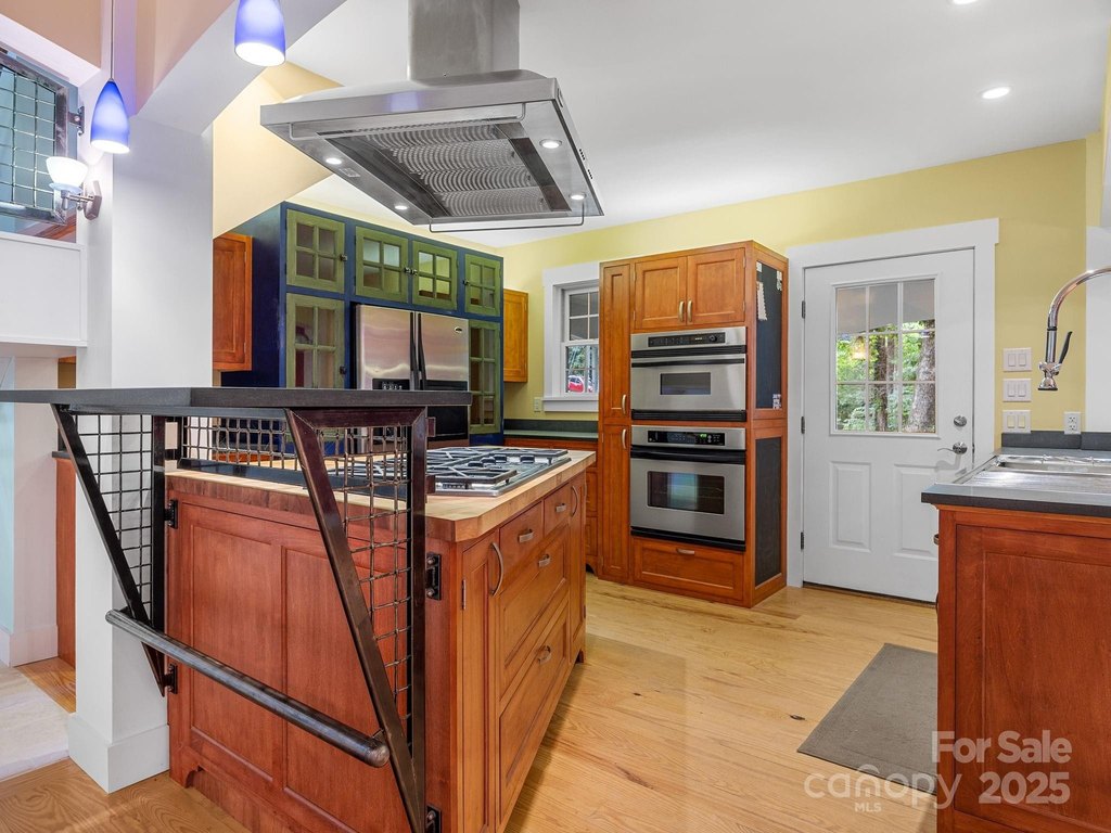 Tryon, North Carolina, 28782, United States, 3 Bedrooms Bedrooms, ,4 BathroomsBathrooms,Residential,Forsale,1904897