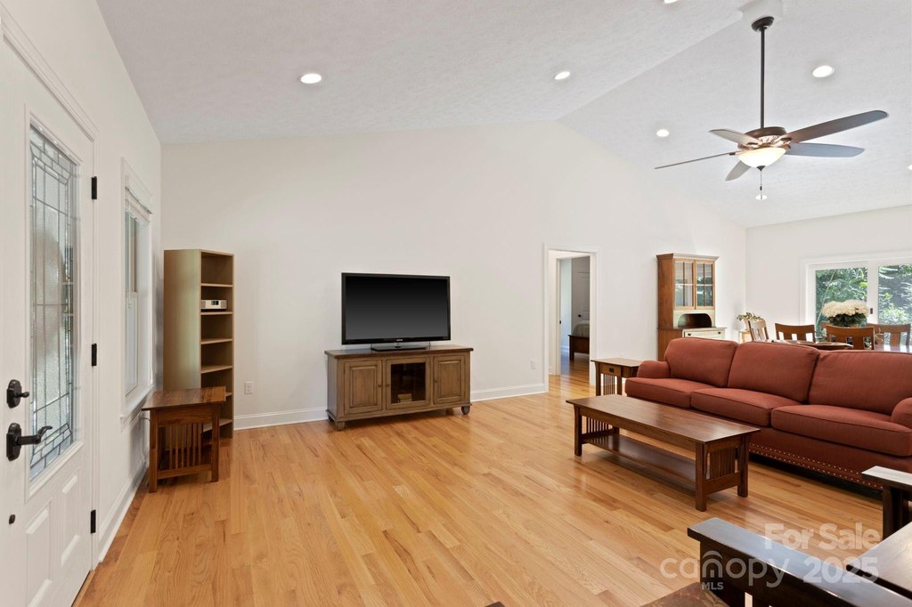 Flat Rock, North Carolina, 28731, United States, 3 Bedrooms Bedrooms, ,2 BathroomsBathrooms,Residential,Forsale,1904905