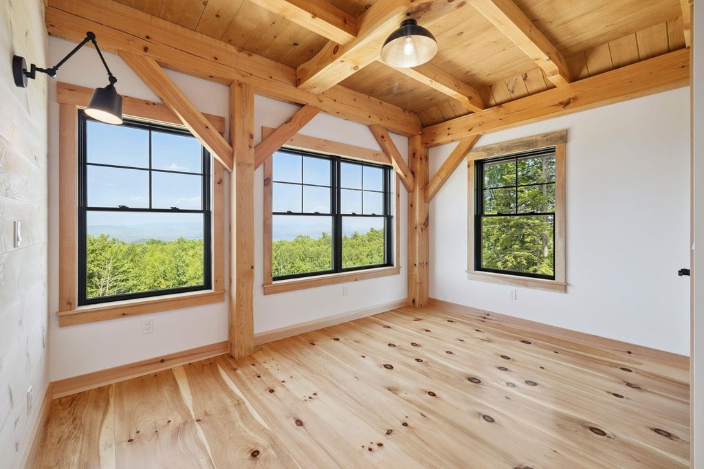 Ossipee, New Hampshire, 03814, United States, 4 Bedrooms Bedrooms, ,2.5 BathroomsBathrooms,Residential,Forsale,1952903
