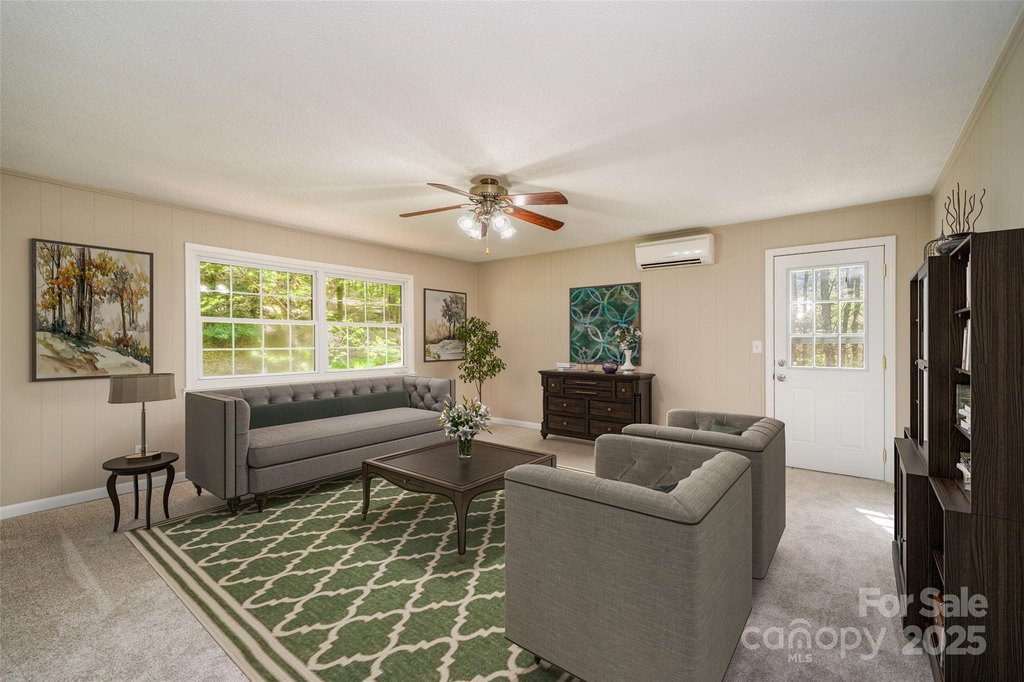 Hendersonville, North Carolina, 28739, United States, 4 Bedrooms Bedrooms, ,2.5 BathroomsBathrooms,Residential,Forsale,1960266