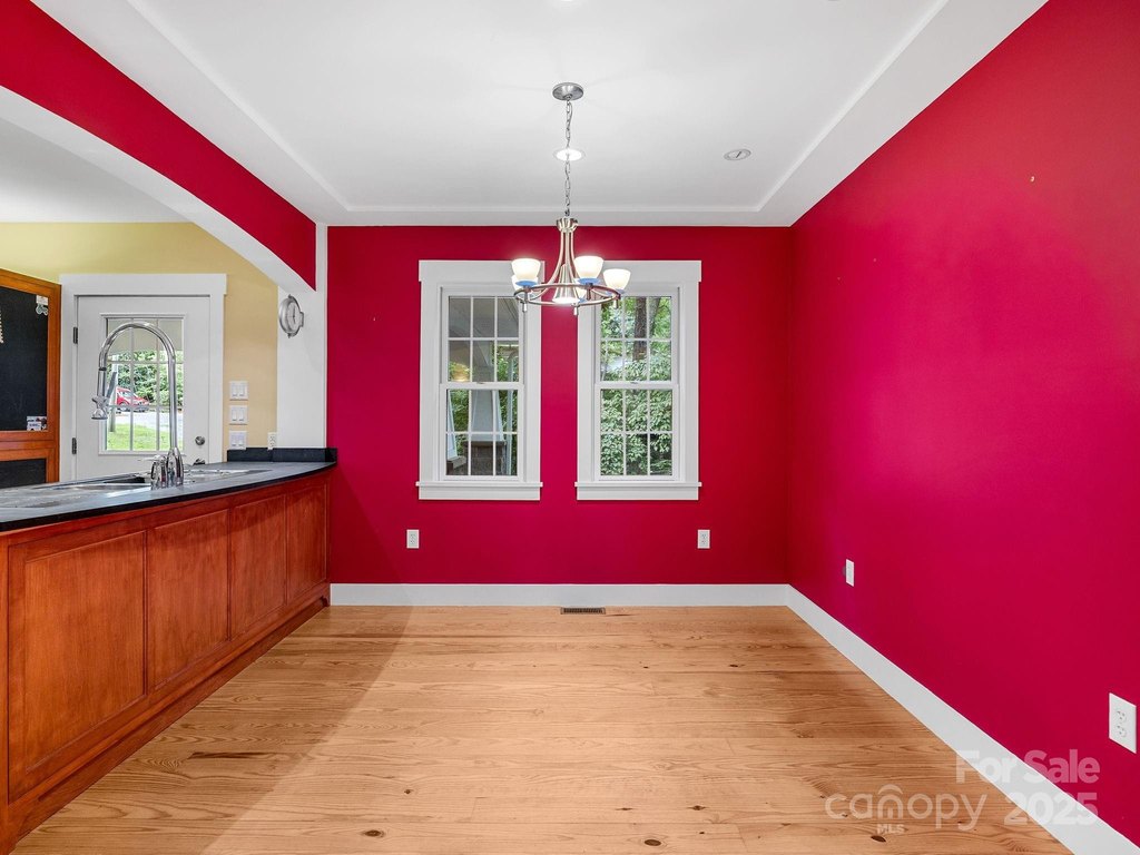 Tryon, North Carolina, 28782, United States, 3 Bedrooms Bedrooms, ,4 BathroomsBathrooms,Residential,Forsale,1904897