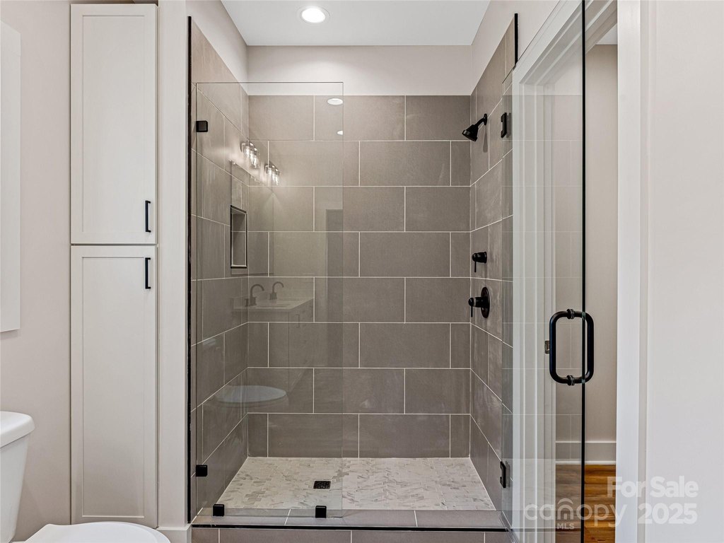 Mars Hill, North Carolina, 28754, United States, 3 Bedrooms Bedrooms, ,3 BathroomsBathrooms,Residential,Forsale,1907847