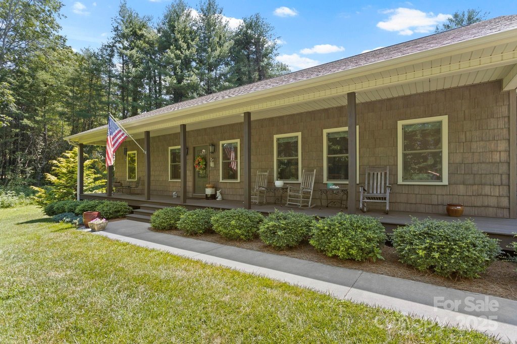 Flat Rock, North Carolina, 28731, United States, 3 Bedrooms Bedrooms, ,2 BathroomsBathrooms,Residential,Forsale,1904905