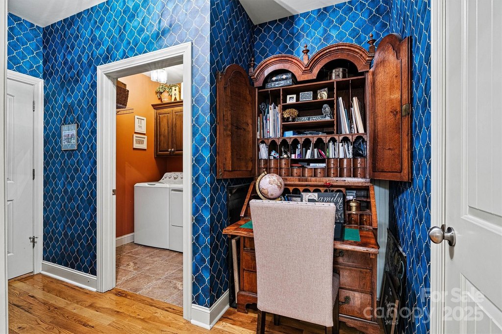 Hickory, North Carolina, 28601, United States, 4 Bedrooms Bedrooms, ,2.5 BathroomsBathrooms,Residential,Forsale,2007671