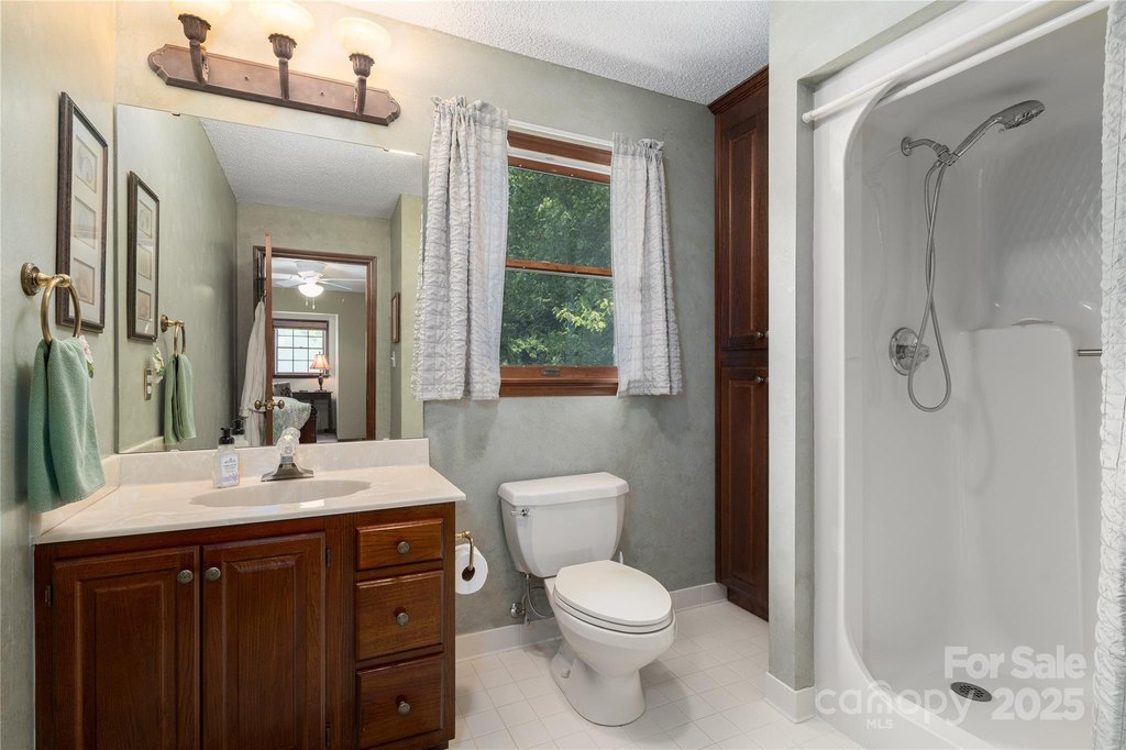 Mooresville, North Carolina, 28117, United States, 3 Bedrooms Bedrooms, ,4 BathroomsBathrooms,Residential,Forsale,1953169