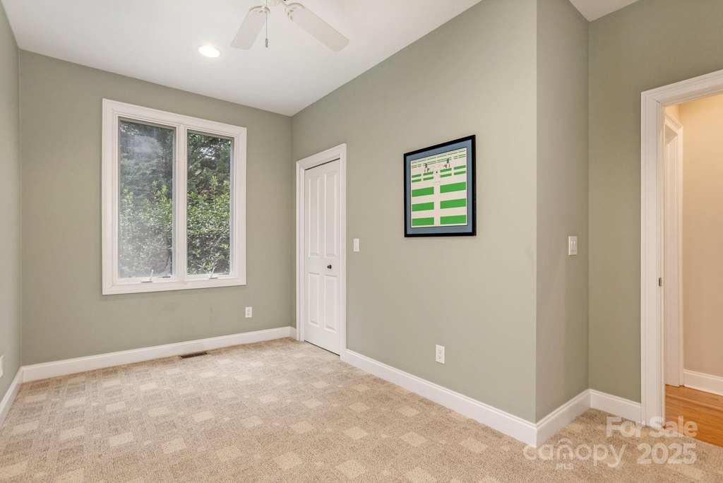 Hendersonville, North Carolina, 28739, United States, 3 Bedrooms Bedrooms, ,3.5 BathroomsBathrooms,Residential,Forsale,1985903