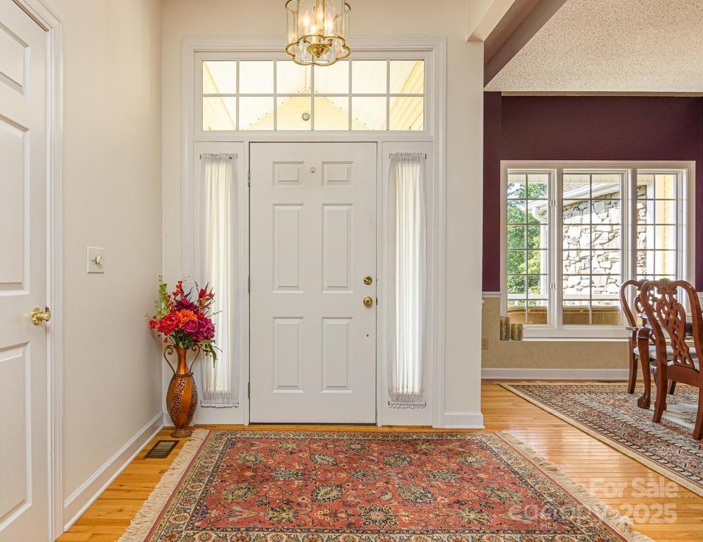 Hendersonville, North Carolina, 28739, United States, 3 Bedrooms Bedrooms, ,2 BathroomsBathrooms,Residential,Forsale,1960265