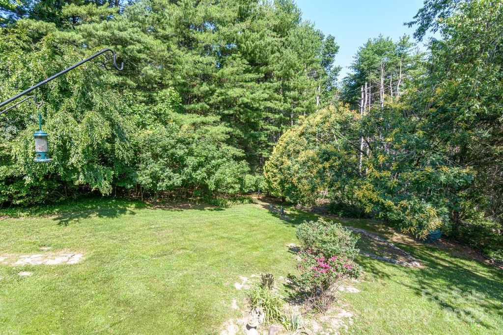 Hendersonville, North Carolina, 28739, United States, 3 Bedrooms Bedrooms, ,2 BathroomsBathrooms,Residential,Forsale,1960265