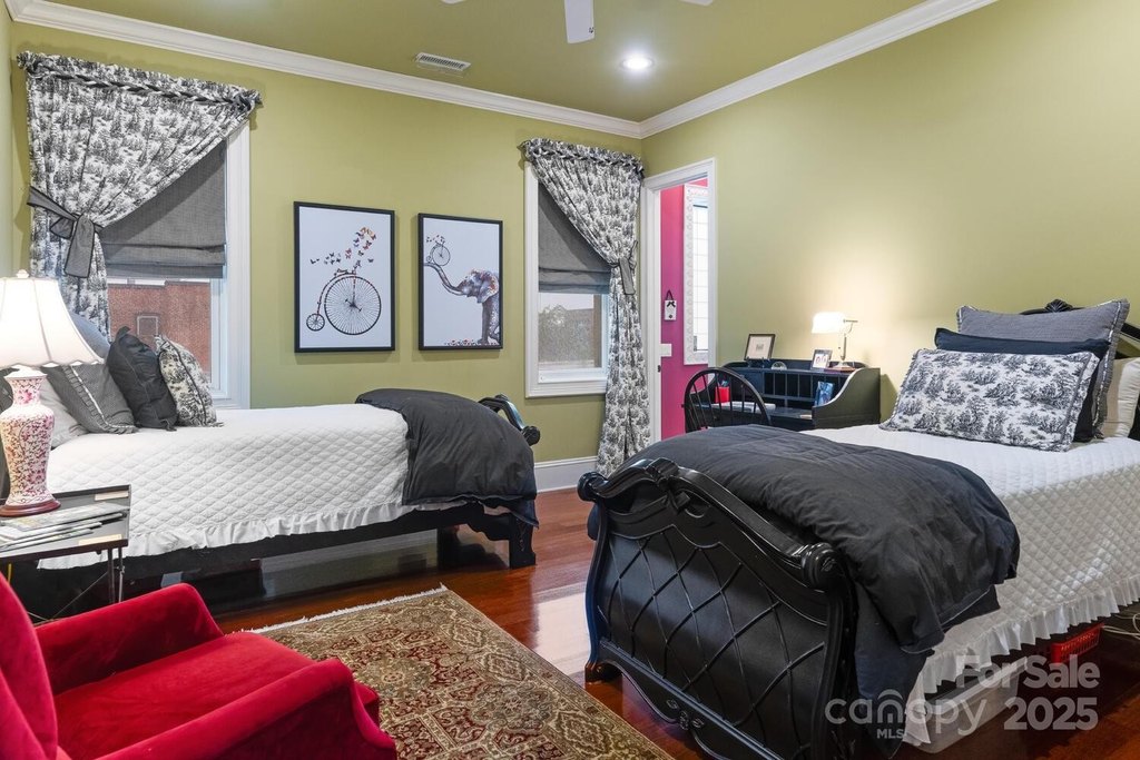 Hendersonville, North Carolina, 28792, United States, 4 Bedrooms Bedrooms, ,4.5 BathroomsBathrooms,Residential,Forsale,1904903