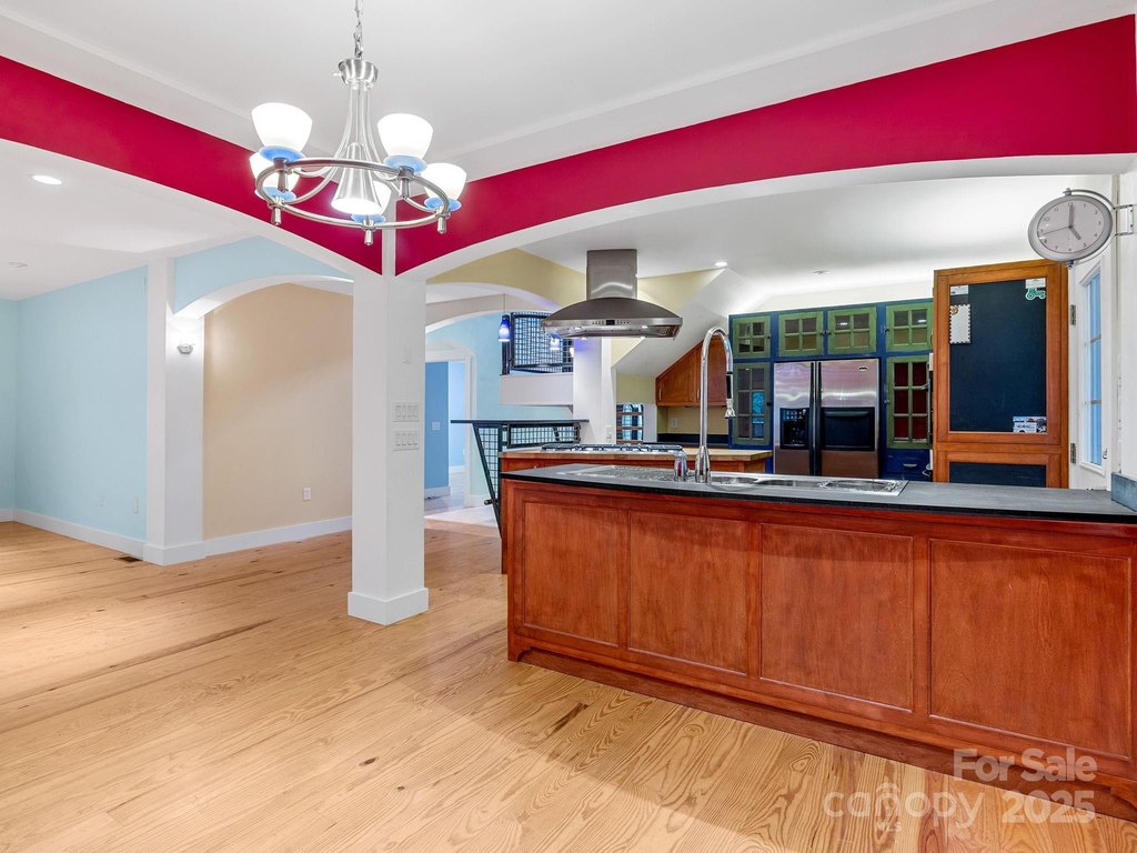 Tryon, North Carolina, 28782, United States, 3 Bedrooms Bedrooms, ,4 BathroomsBathrooms,Residential,Forsale,1904897