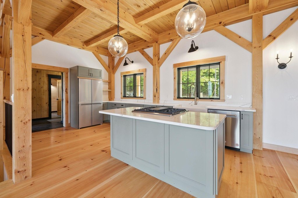 Ossipee, New Hampshire, 03814, United States, 4 Bedrooms Bedrooms, ,2.5 BathroomsBathrooms,Residential,Forsale,1952903