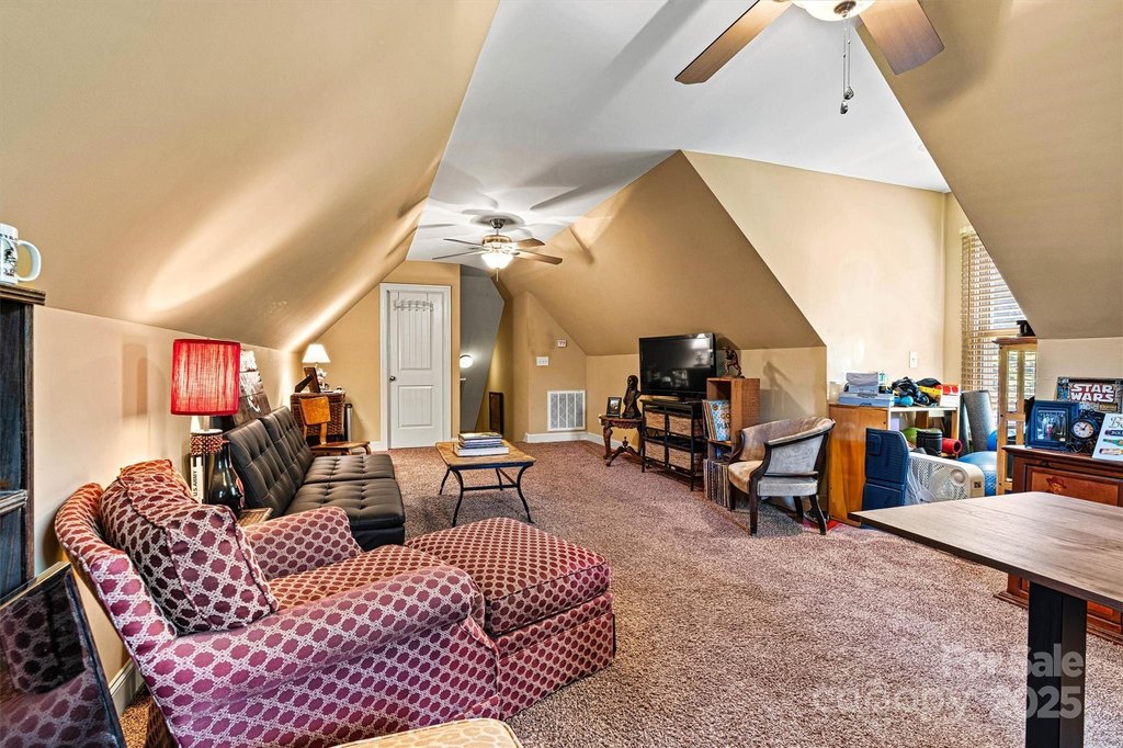 Hickory, North Carolina, 28601, United States, 4 Bedrooms Bedrooms, ,2.5 BathroomsBathrooms,Residential,Forsale,2007671