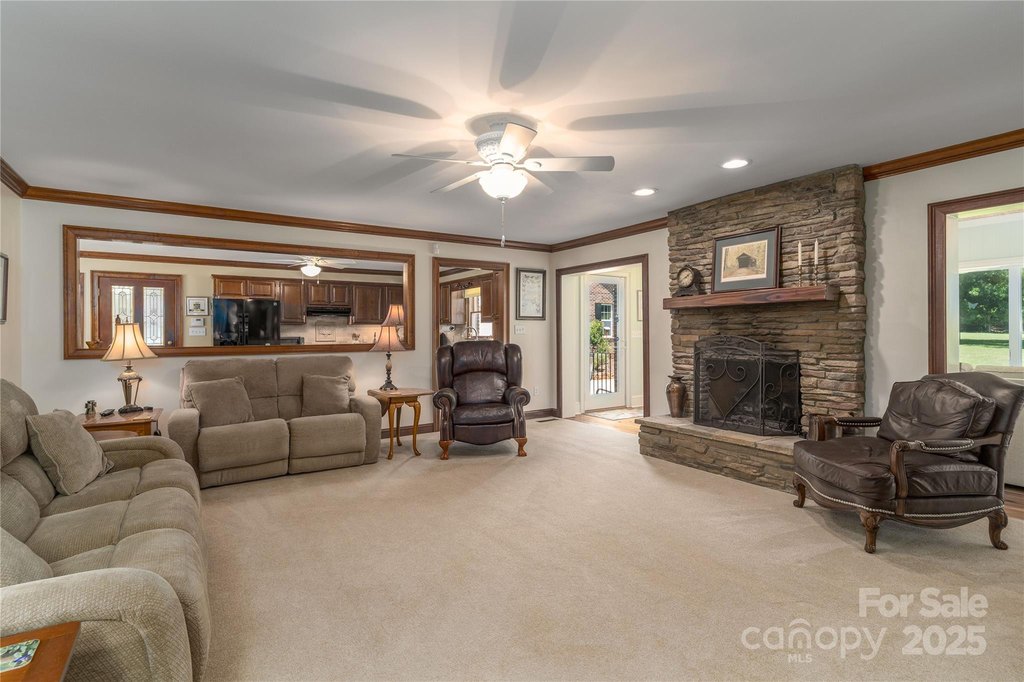 Mooresville, North Carolina, 28117, United States, 3 Bedrooms Bedrooms, ,4 BathroomsBathrooms,Residential,Forsale,1953169