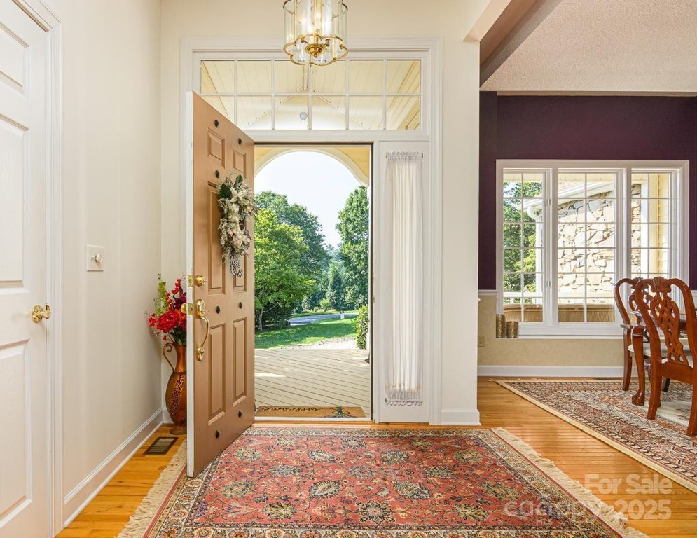 Hendersonville, North Carolina, 28739, United States, 3 Bedrooms Bedrooms, ,2 BathroomsBathrooms,Residential,Forsale,1960265